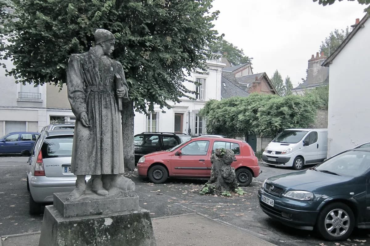 8 Essential Tips for Amboise Parking: Free & Paid Options