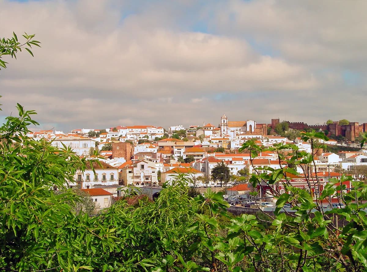 Silves Parking: 10 Best Spots and Nearby Attractions