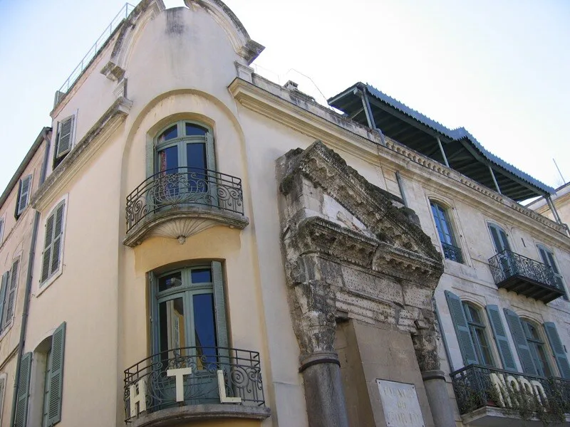 A street in central Arles where Envia city buses connect the historic center to the train station