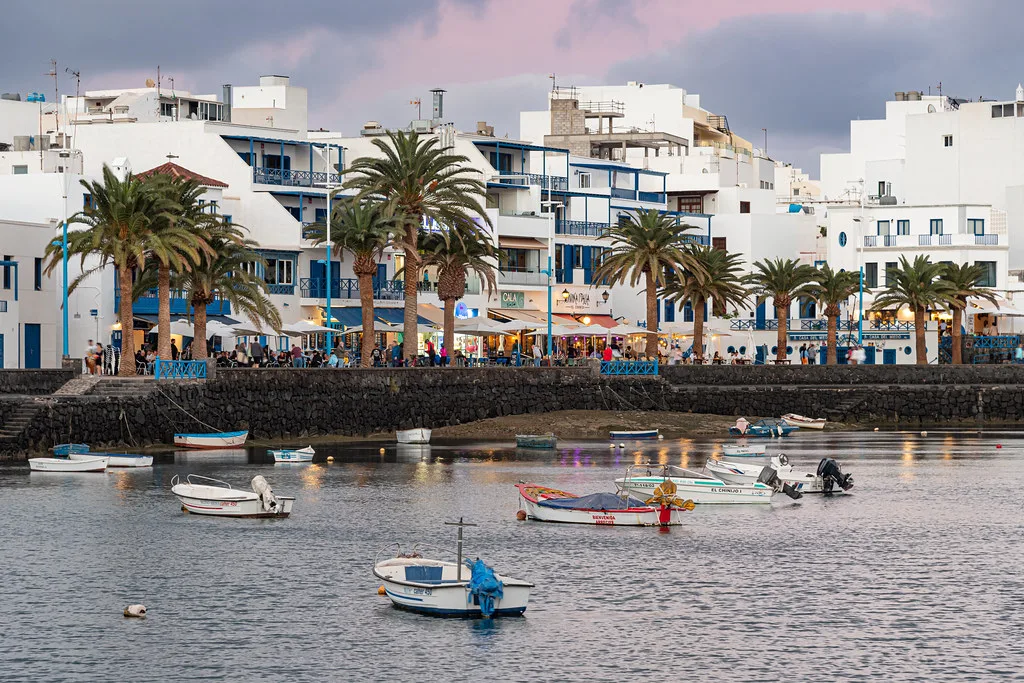 Charco de San Ginés lagoon in Arrecife, a short walk from the nearby sightseeing car parks