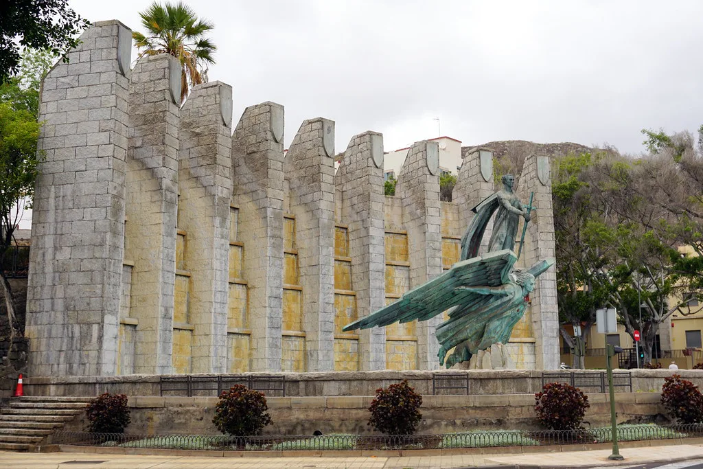 Plaza de España with its lake feature in central Santa Cruz de Tenerife, above the main underground car park