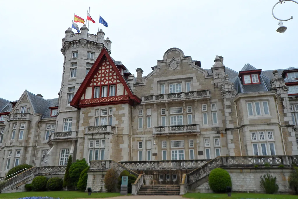 The Palacio de la Magdalena overlooking the bay on the Magdalena Peninsula in Santander